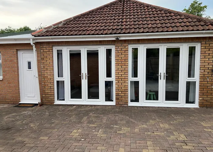 Private 1 Bedroom - - Sleeps 2 דירה