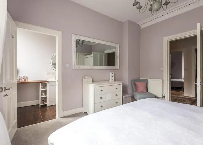 بيت للعطل Modern Holyrood Family Retreat *