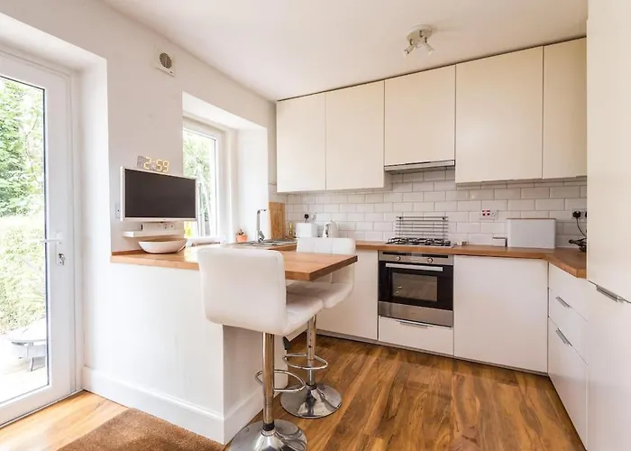 Modern Holyrood Family Retreat بيت للعطل *