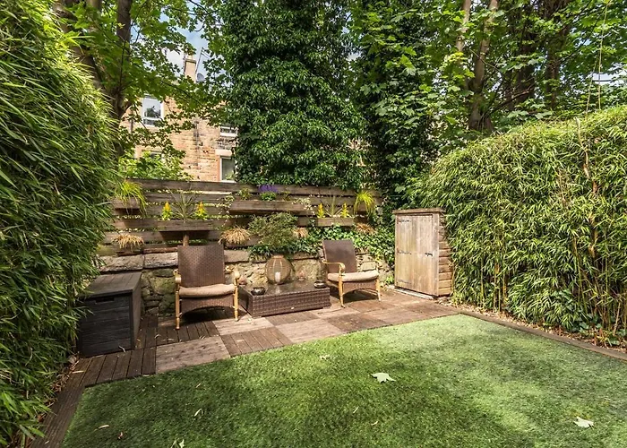 Modern Holyrood Family Retreat بيت للعطل *