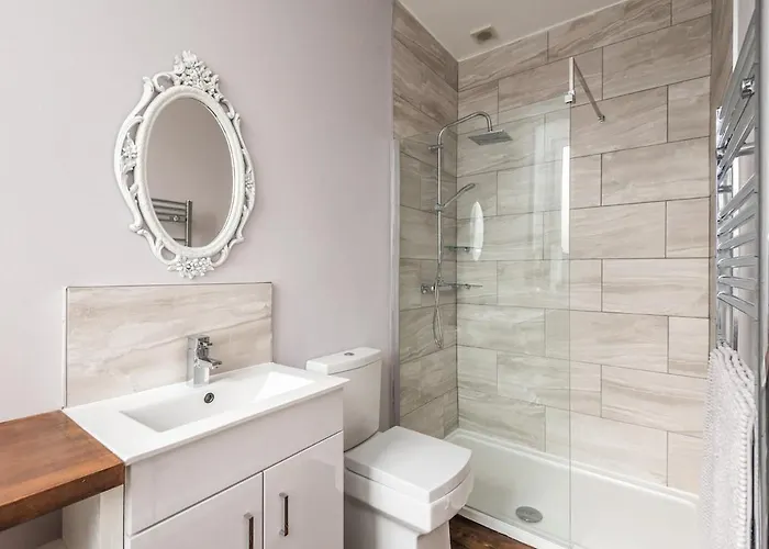 Modern Holyrood Family Retreat