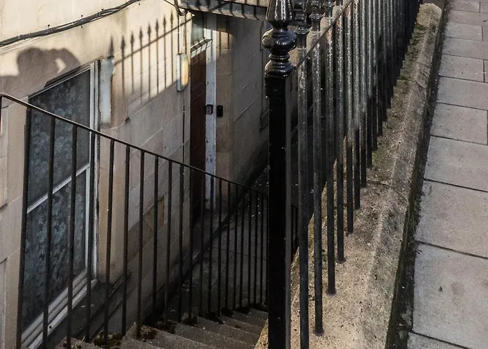 Cosy And Modern In Edinburgh