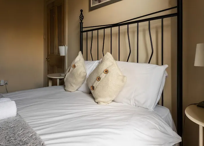 Cosy And Modern In Edinburgh
