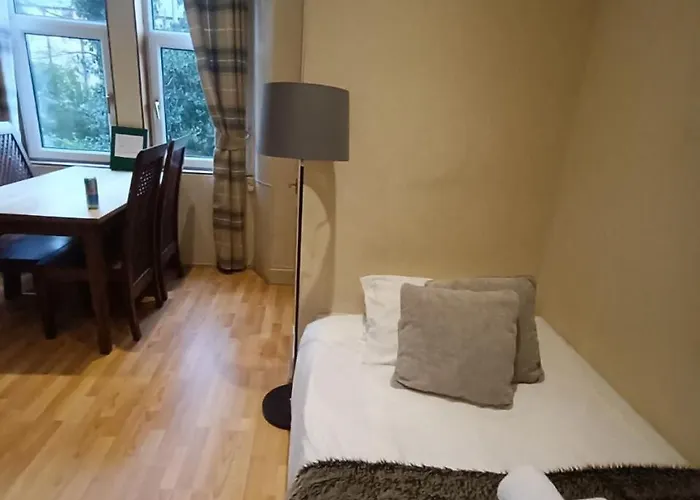Cosy And Modern In Apartment *