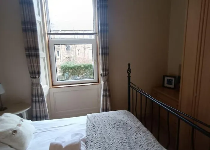 Cosy And Modern In * Edinburgh