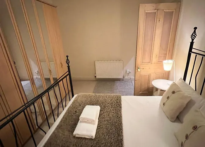 Cosy And Modern In Apartment *