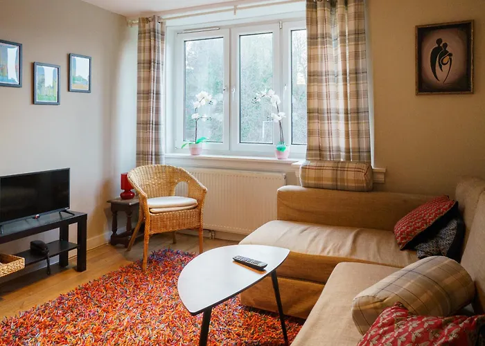 Bright Spacious 2 Bedroom In Stockbridge *