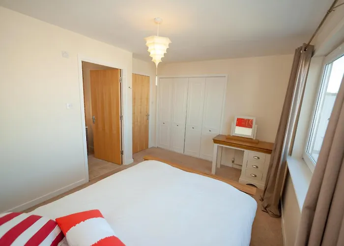 Central Edinburgh Apartment By The Castle *