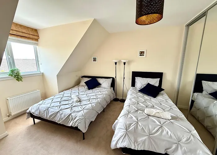 Holiday home Torwood Townhouse - Superfast Wifi, Contractor Friendly With Free Parking Edinburgh