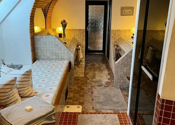 Holiday home Whole House Let For Dp World Tour, Overlooking Bruntsfield Links 18th Fairway, 30 Min Drive From The Renaissance Club Edinburgh