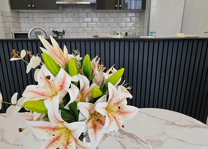 Apartment Urban Oasis