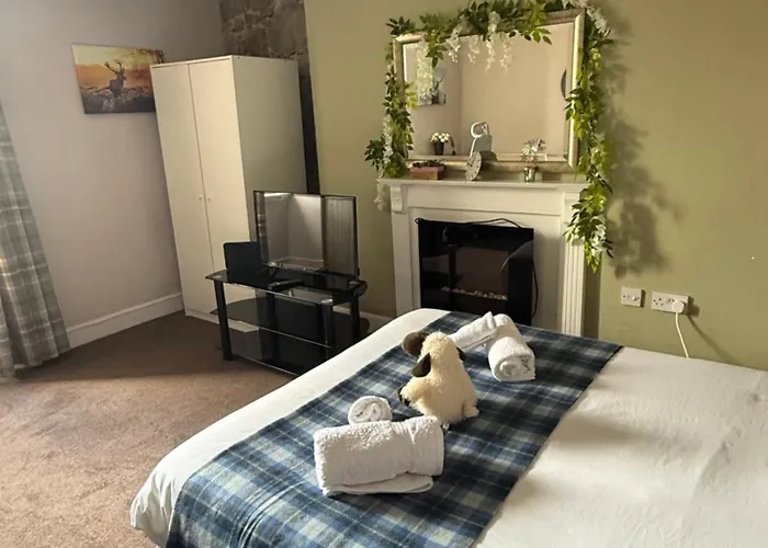 1 Bedroom In Old Town Apartment Edinburgh