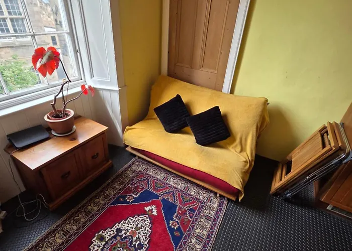 Centre Flat - Sleep Upto 4 Daire