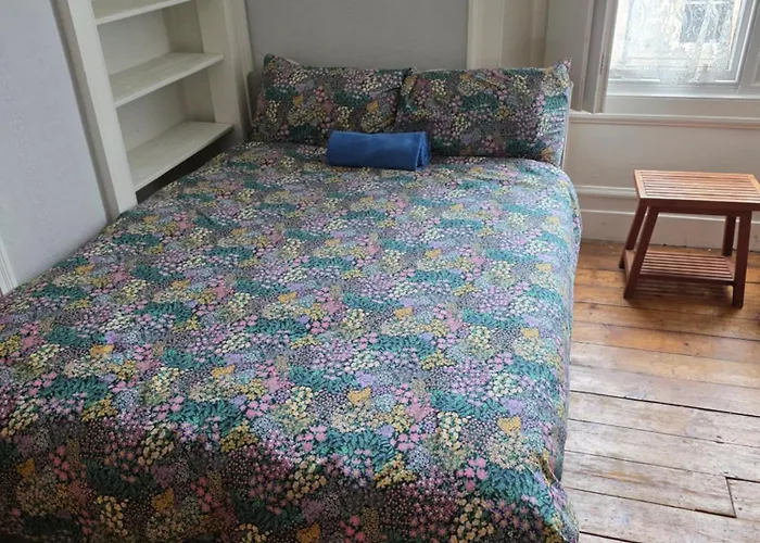 Daire Centre Flat - Sleep Upto 4 *