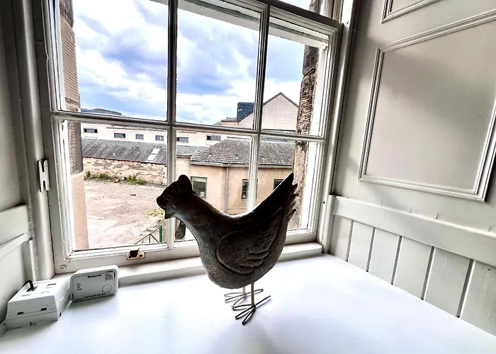 Apartment Heart Of The - 3 Bedroom Oasis