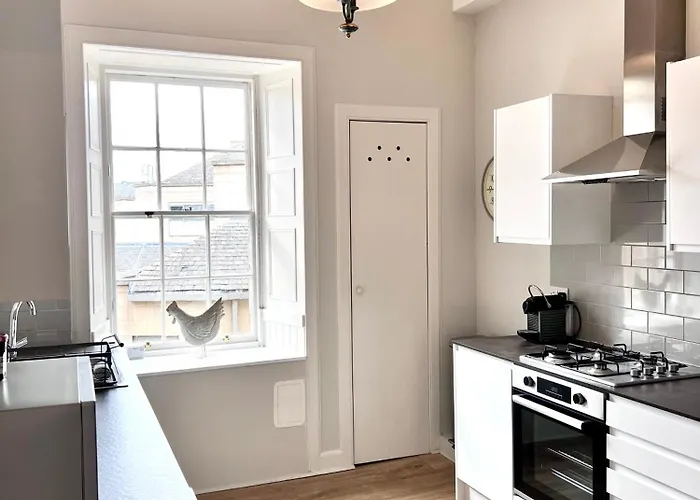 Apartment Heart Of The - 3 Bedroom Oasis *