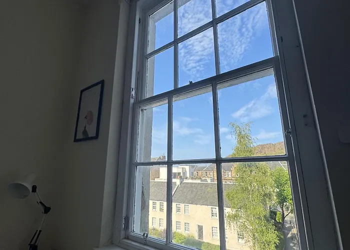 Centre - George Square Edinburgh