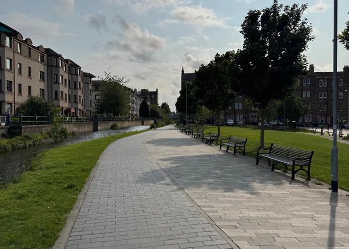 公寓 Stylish Canal-side Retreat In