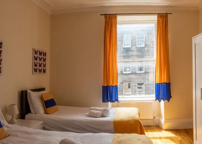 3 Bedroom With Castle Views * אדינבורו