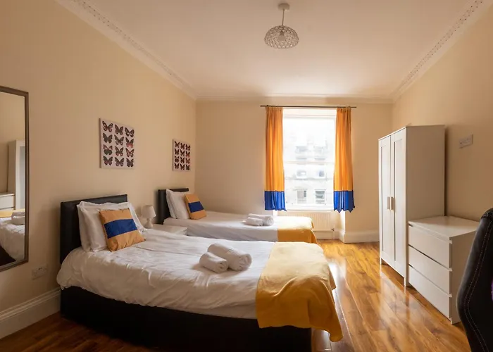 Apartamento 3 Bedroom With Castle Views