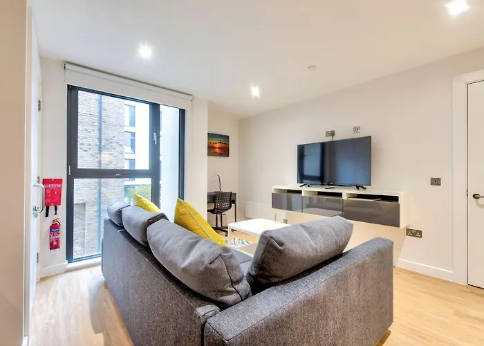 Lovely 1-bedroom Unit Near Castle Апартаменты *