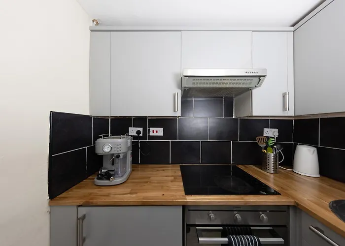 Central Edinburgh Apartment By The Castle אדינבורו