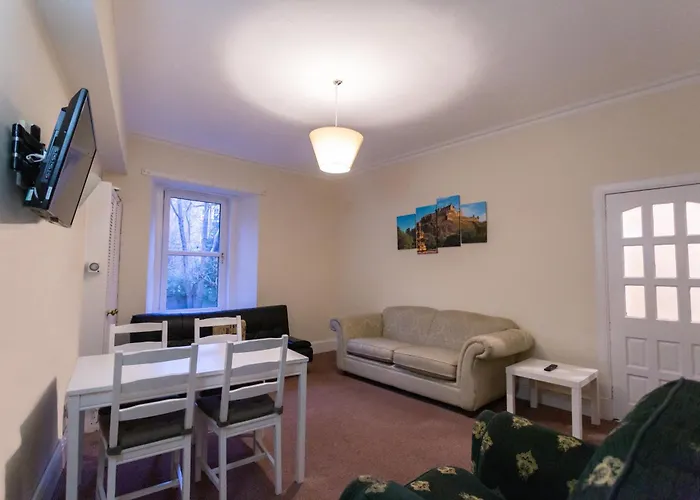 Central Edinburgh Apartment By The Castle Διαμέρισμα *