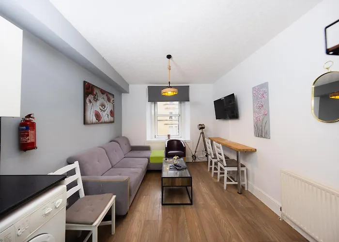 Central Edinburgh Apartment By The Castle * אדינבורו