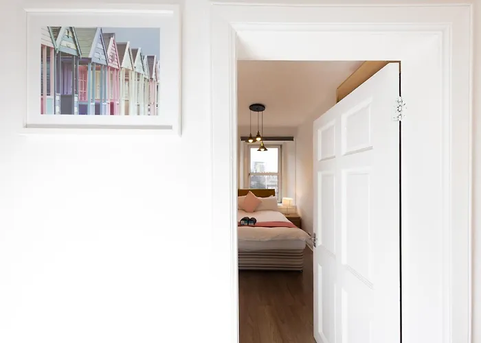 Central Edinburgh Apartment By The Castle *