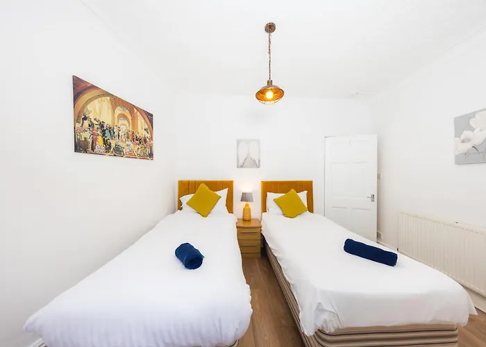 Central Edinburgh Apartment By The Castle *