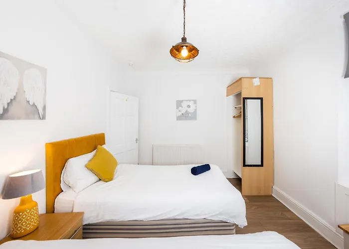 Central Edinburgh Apartment By The Castle אדינבורו