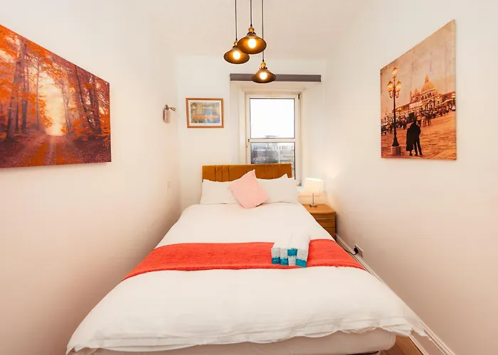 Central Edinburgh Apartment By The Castle