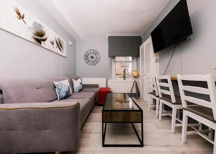 Central Edinburgh Apartment By The Castle