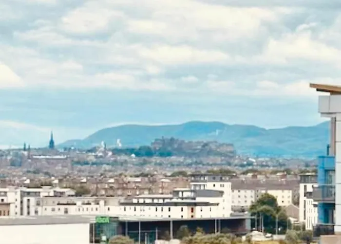 Ocean View Flat With Cozy Vibes * Edinburgh