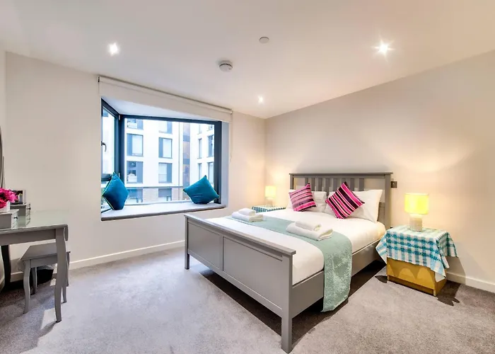 Lovely 1-bedroom Unit Near Castle Апартаменты *