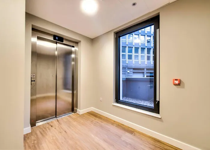 Апартаменты Lovely 1-bedroom Unit Near Castle