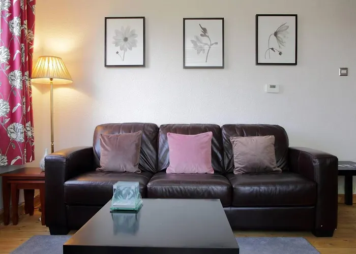 Family-friendly Flat Walkable From Princess Street * Эдинбург