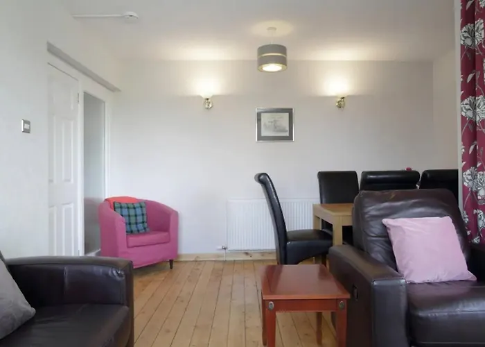 Family-friendly Flat Walkable From Princess Street Апартаменты Эдинбург