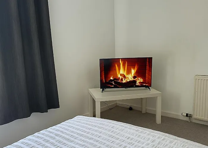 Cozy 2br Flat Near Centre Free Parking Fast Wifi אדינבורו