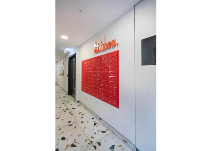 Modern With Kitchen & Ensuite In Apartman