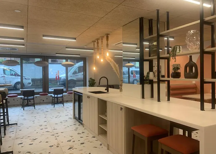 Modern With Kitchen & Ensuite In Apartman Edinburgh