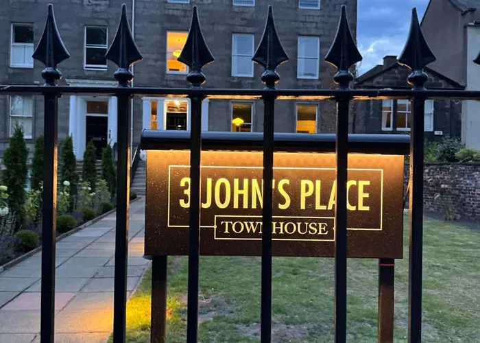 Hotel 3 John's Place Townhouse 4*