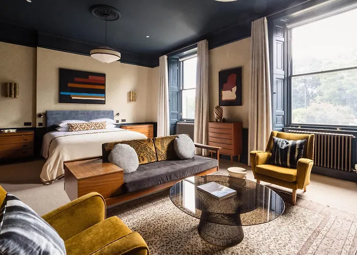 3 John's Place Townhouse 4* Edinburgh