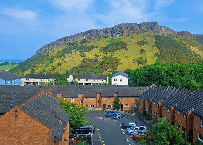 Arthur's Seat Vista * Edinburgh