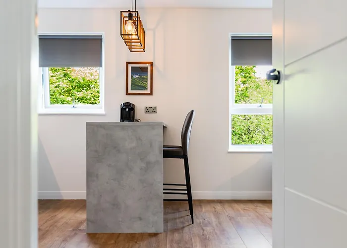 2bedroom Apartment-free Parking Διαμέρισμα *