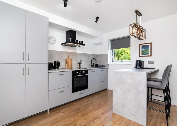 2bedroom Apartment-free Parking