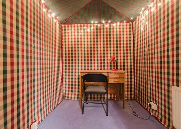 דירה Spacious Flat Near Centre