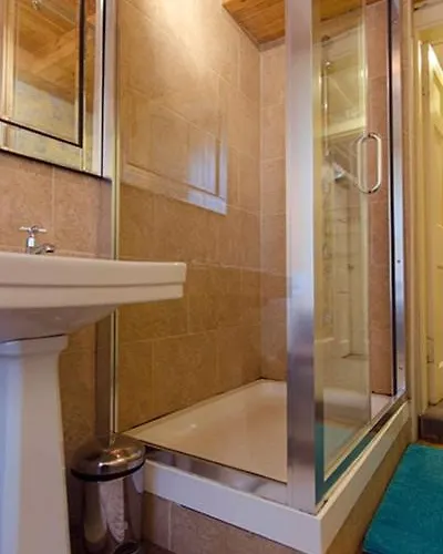 Spacious Flat Near Centre דירה *