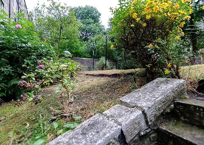 Spacious Flat Near Centre *