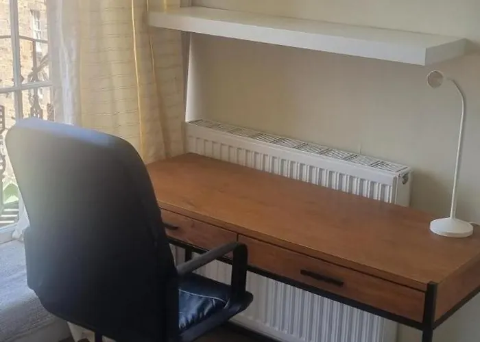 3 Double-bed Georgian In Prime Location شقة *